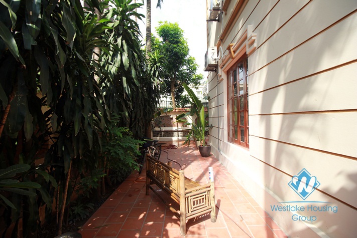 Unfurnished house with large courtyardfor rent in Tay Ho, Hanoi